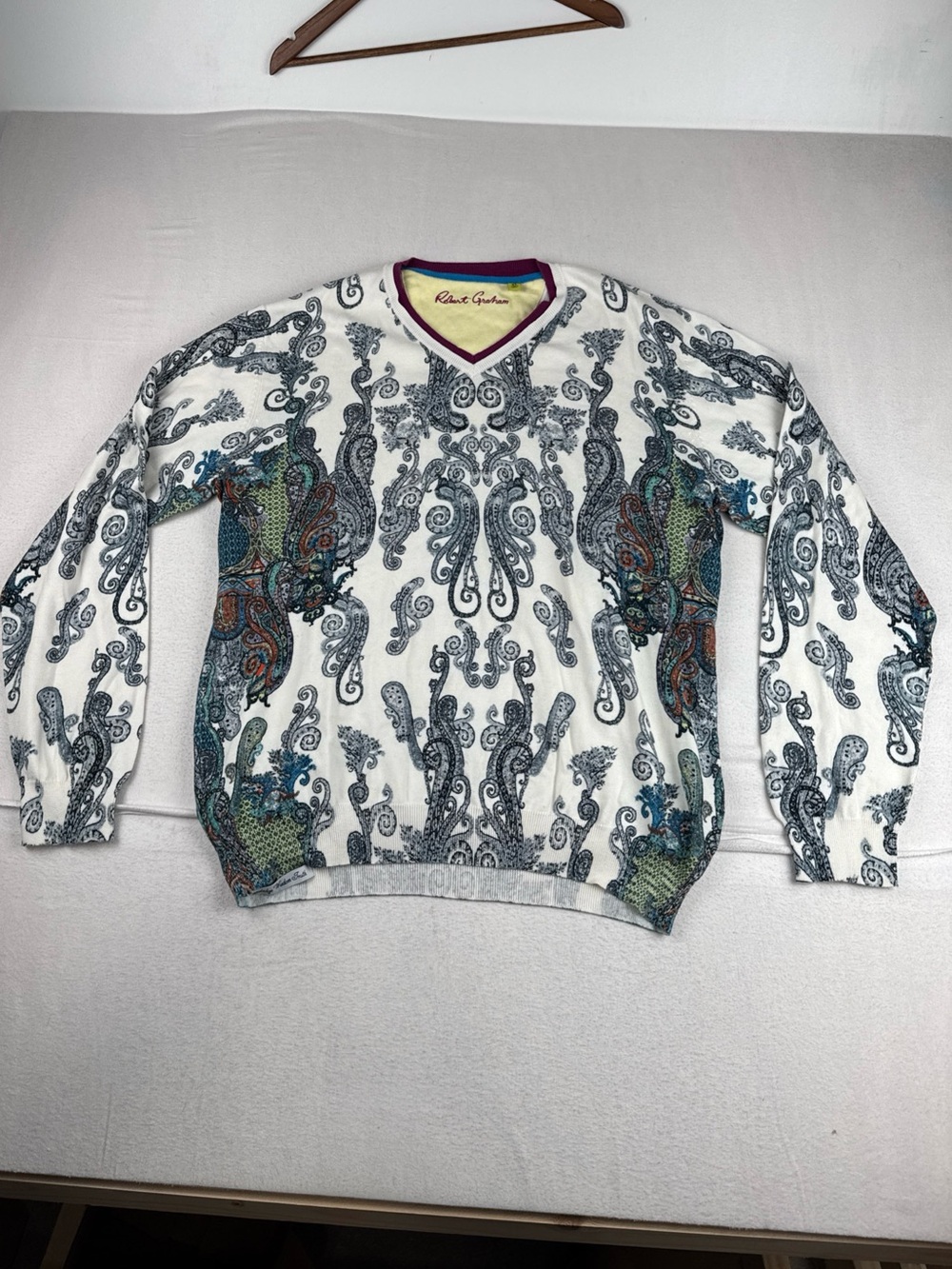 Robert Graham White V-Neck Sweater with Multicolor Paisley Accents